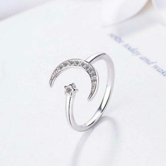 Jewelry - Resizable Moon and Star Silver Ring